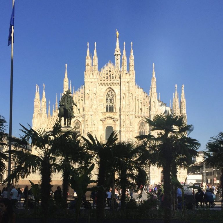 'Duomo di Milano', the famous gothic Cathedral. A must to see if you have 3 hours in Milan